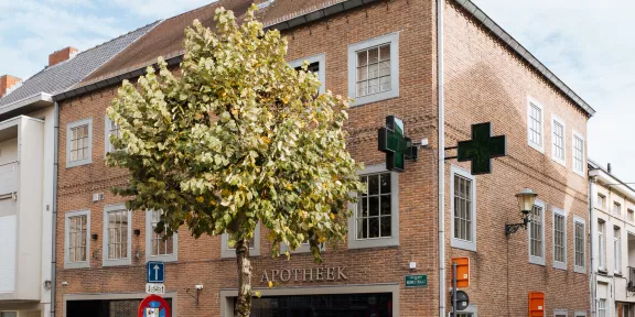 Apotheek Eeklo renovatie Den Blauwen Xavier