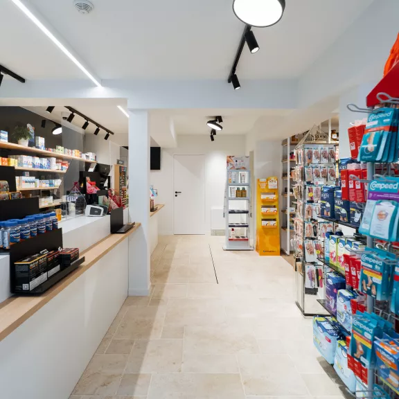 Apotheek Eeklo renovatie Den Blauwen Xavier