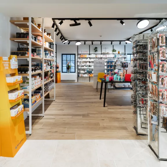 Apotheek Eeklo renovatie Den Blauwen Xavier