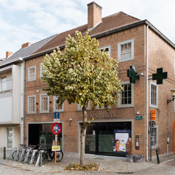 Apotheek Eeklo renovatie Den Blauwen Xavier