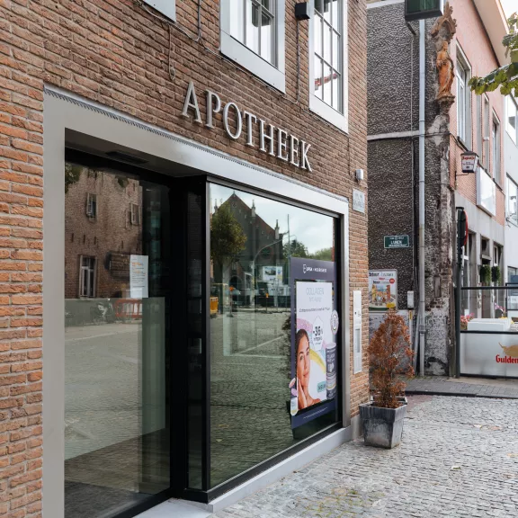 Apotheek Eeklo renovatie Den Blauwen Xavier