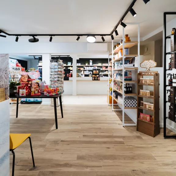 Apotheek Eeklo renovatie Den Blauwen Xavier